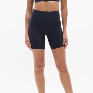 Athleta Salutation Stash 7" short NAVY size L